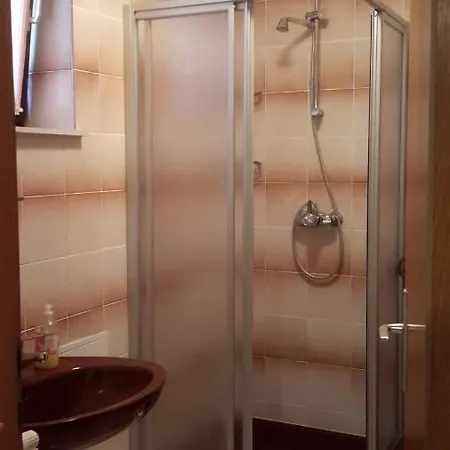 Arya Apartment *