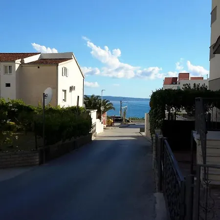 Arya Apartman Podstrana